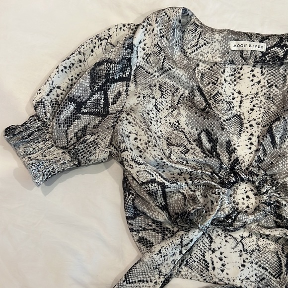 Moon River Crop Top - Picture 3 of 3